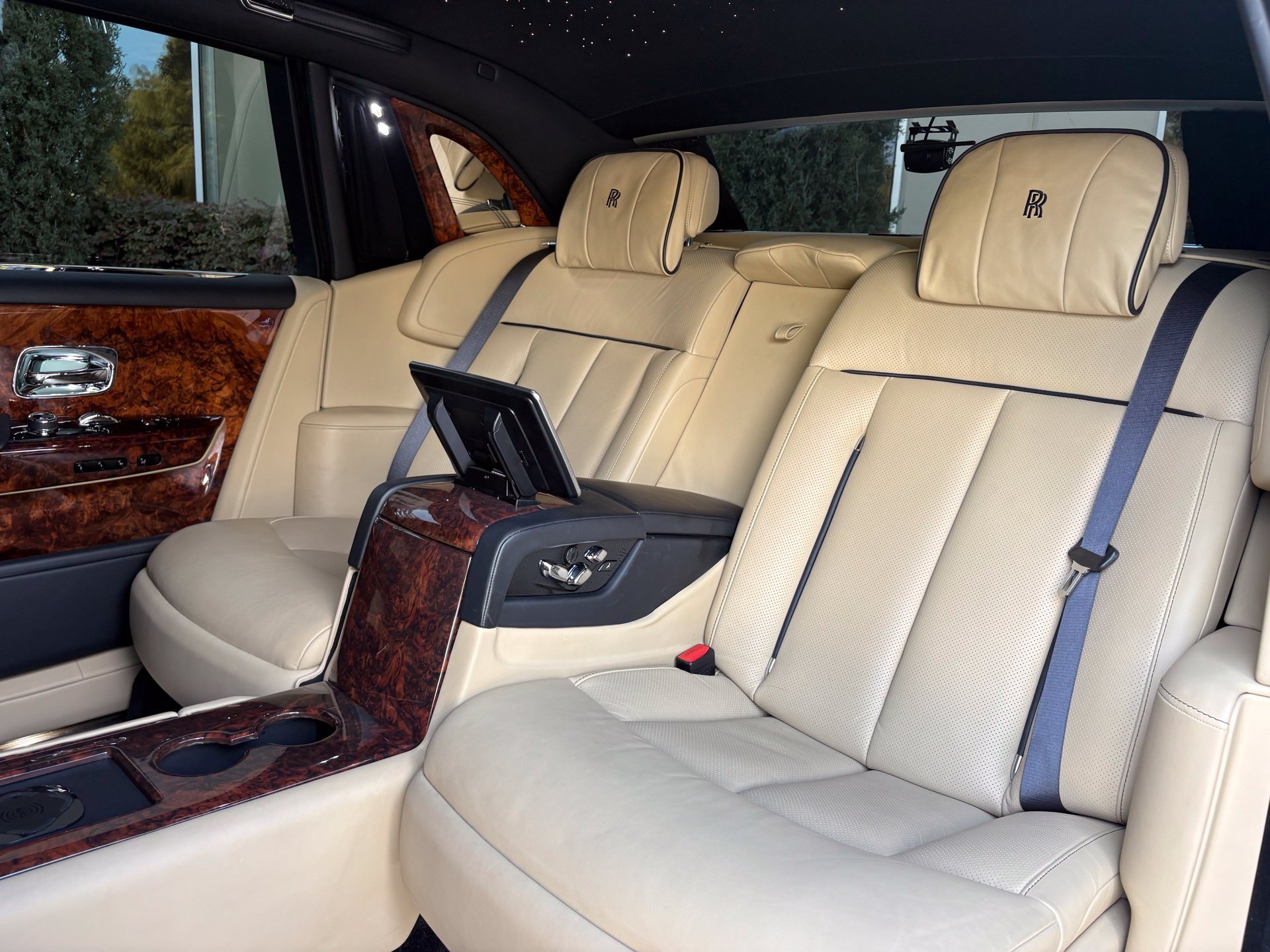 Used 2018 Rolls-Royce Phantom Extended Wheelbase RWD image 6