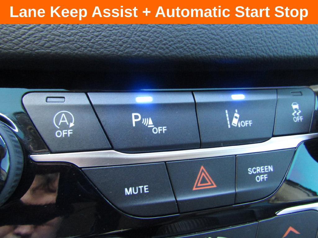 Used 2023 Chrysler Pacifica Touring-L FWD image 16