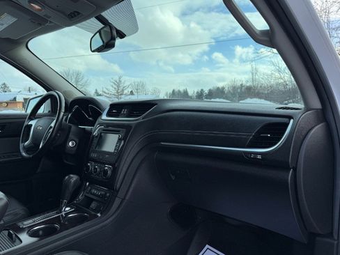 Used 2016 Chevrolet Traverse LT image 21