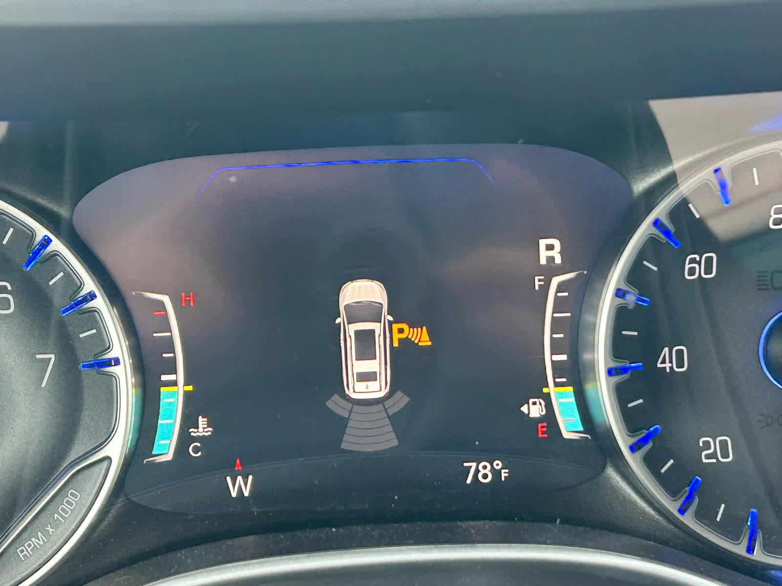 Used 2024 Chrysler Pacifica Touring-L FWD image 34