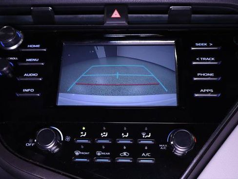 Used 2018 Toyota Camry LE FWD image 21
