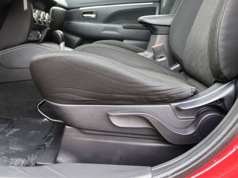 Used 2020 Mitsubishi Outlander Sport ES image 9