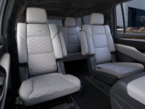 New 2026 Cadillac Escalade ESV Platinum Sport AWD/4WD image 18