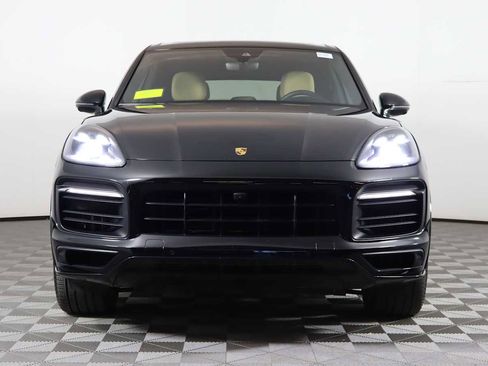Used 2023 Porsche Cayenne GTS image 2