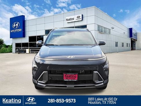 Used 2025 Hyundai Kona Limited AWD/4WD image 2