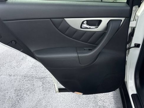 Used 2014 INFINITI QX70 AWD w/ Premium Package image 23