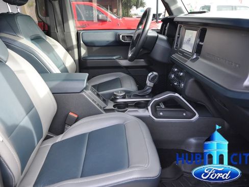 Used 2023 Ford Bronco Outer Banks AWD/4WD image 16