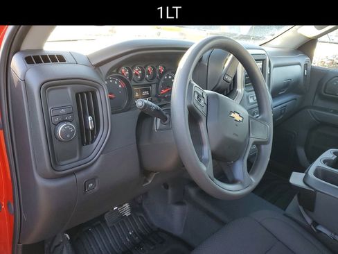 Certified 2025 Chevrolet Silverado 1500 W/T image 8