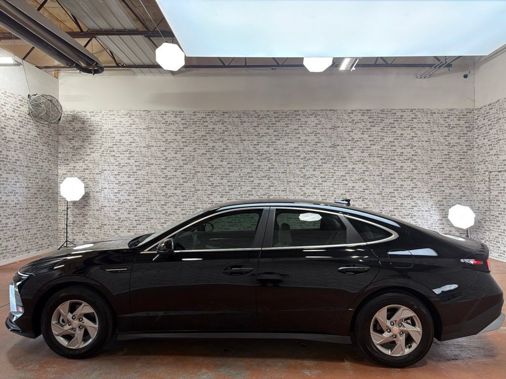 Certified 2025 Hyundai Sonata SE FWD image 4