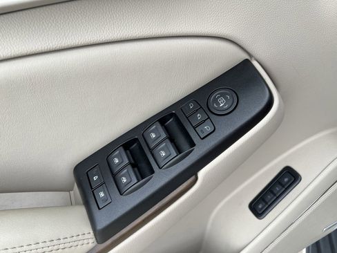 Used 2019 GMC Yukon Denali w/ Enhanced Security Package image 16