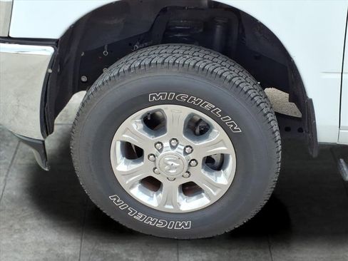 Used 2023 RAM 2500 Big Horn w/ Level 1 Equipment Group image 9