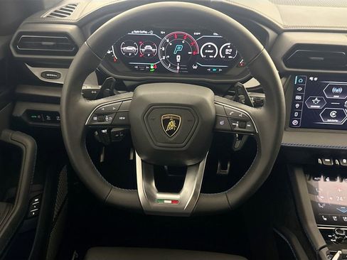 Used 2025 Lamborghini Urus Performante AWD/4WD image 11
