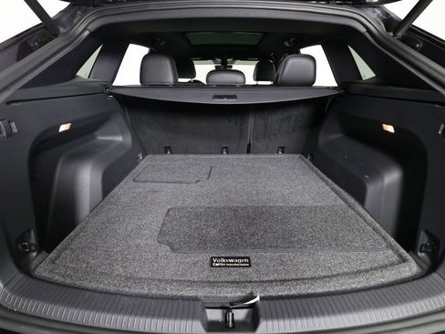 Used 2021 Volkswagen Atlas Cross Sport SEL R-Line w/ Cross Sport MDO Package image 17