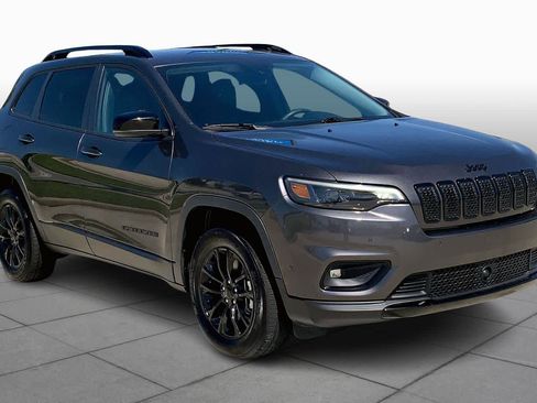 Used 2023 Jeep Cherokee Altitude Lux AWD/4WD image 3