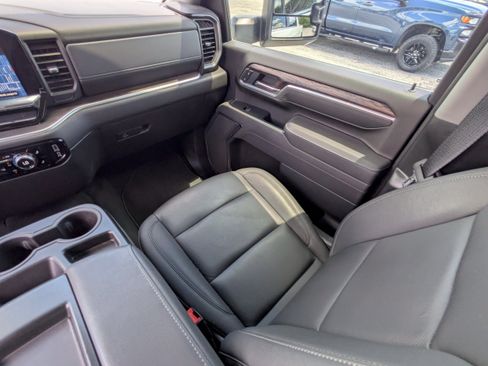 Used 2025 GMC Sierra 2500 SLT AWD/4WD image 19