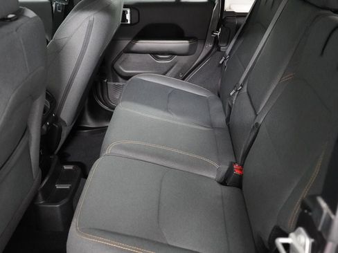 Used 2025 Jeep Wrangler Unlimited Sahara AWD/4WD image 27