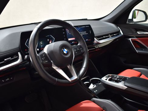 Used 2025 BMW X1 xDrive28i AWD/4WD image 13