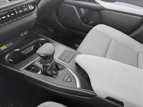 Used 2024 Lexus UX 250h F Sport image 17