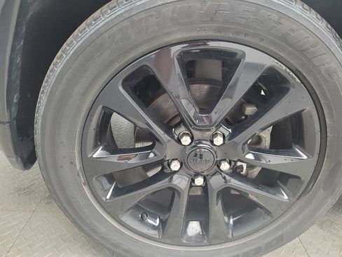 Used 2020 Jeep Grand Cherokee Altitude AWD/4WD image 31