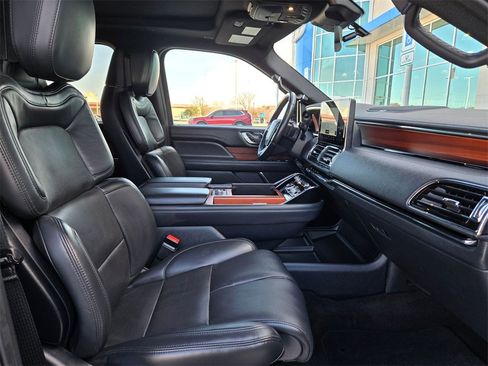Used 2024 Lincoln Navigator Reserve image 31