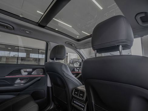 Used 2026 Mercedes-Benz GLS 450 4MATIC image 28