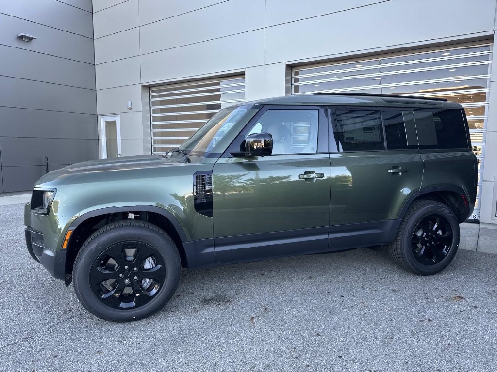New 2026 Land Rover Defender 110 S AWD/4WD image 3