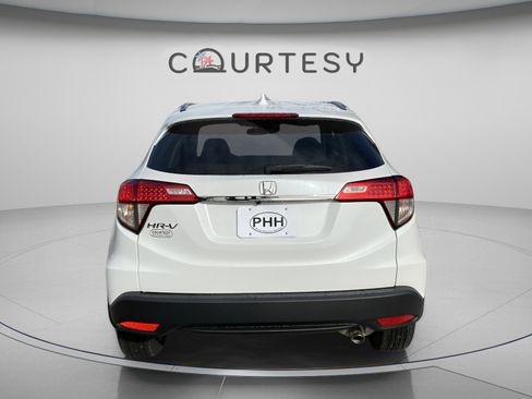 Used 2021 Honda HR-V EX image 2