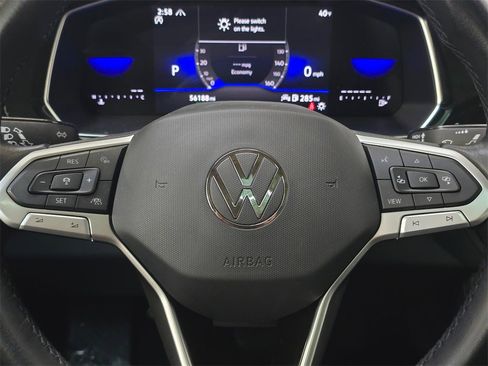 Used 2023 Volkswagen Jetta SE w/ Panoramic Sunroof Package image 24