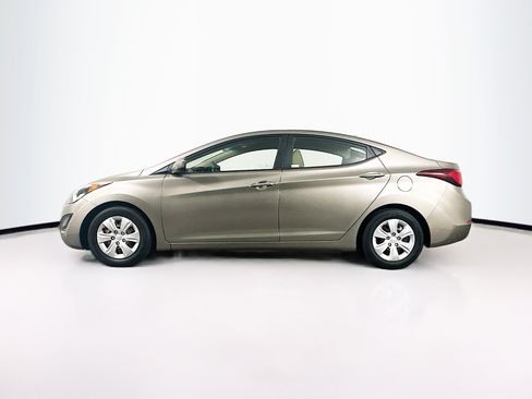 Used 2016 Hyundai Elantra SE FWD image 4