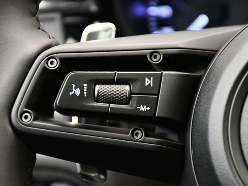 Certified 2026 Porsche Macan AWD/4WD image 27