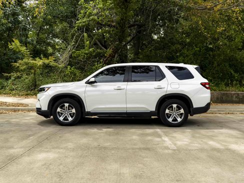 Used 2024 Honda Pilot EX-L image 6