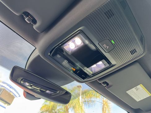 Certified 2025 Volkswagen ID.4 Pro image 59