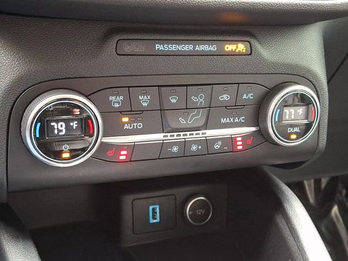 Used 2020 Ford Escape Titanium image 15