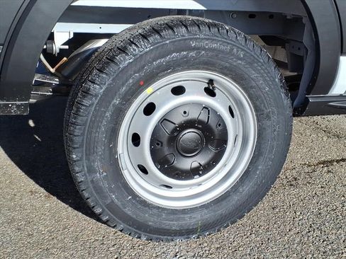 New 2026 Ford Transit 250 Low Roof RWD image 7