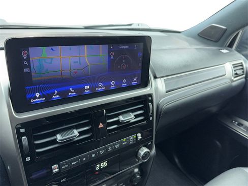 Used 2023 Lexus GX 460 Premium w/ Accessory Package image 23