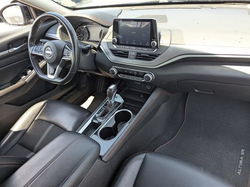 Used 2024 Nissan Altima 2.5 SR FWD image 32