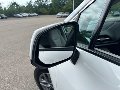 Used 2024 Toyota Sienna LE w/ LE Plus Package AWD/4WD image 17