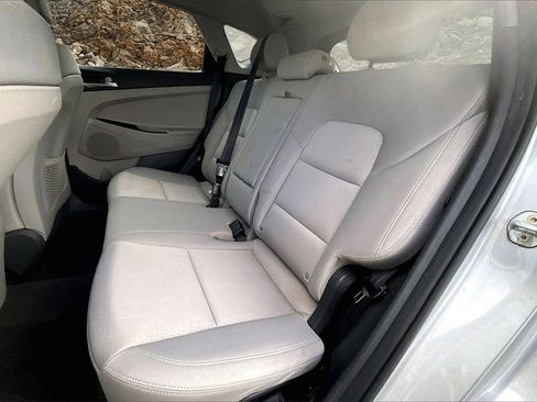 Used 2018 Hyundai Tucson SE w/ Cargo Package image 22