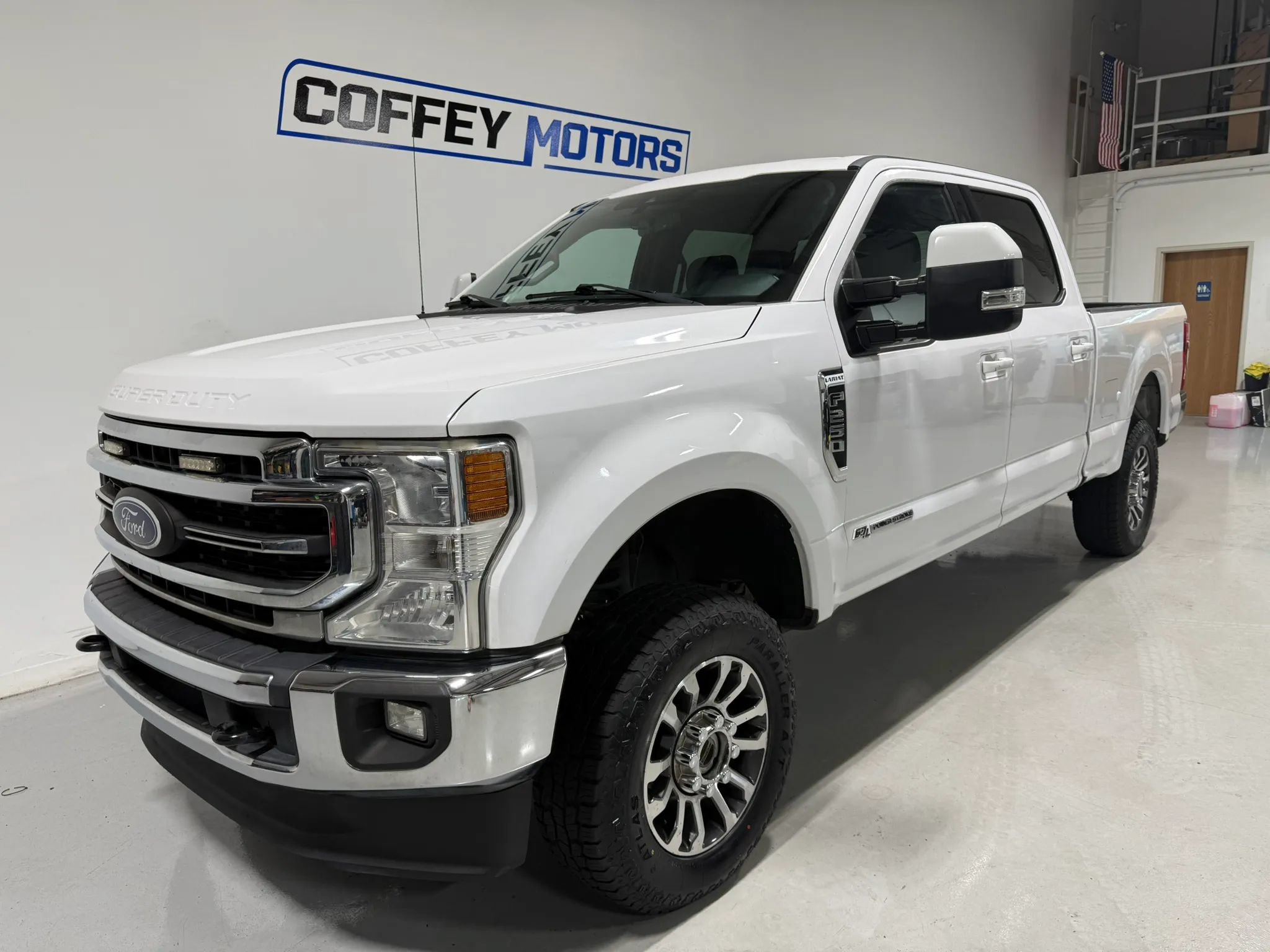Used 2020 Ford F250 Lariat AWD/4WD image 2