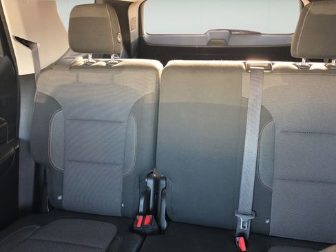 Used 2018 Chevrolet Traverse LT image 12