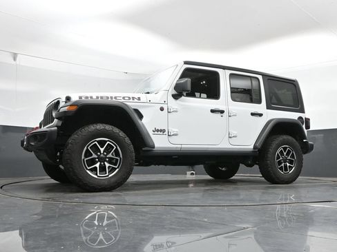 Used 2025 Jeep Wrangler Unlimited Rubicon AWD/4WD image 45