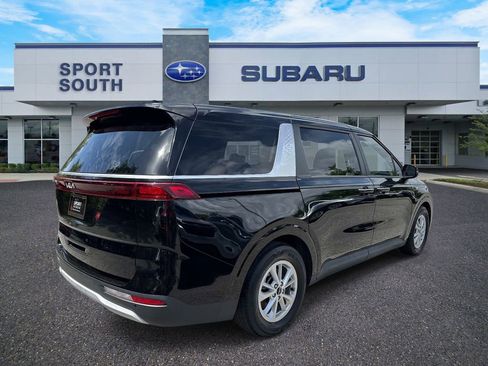 Used 2022 Kia Carnival LX image 3