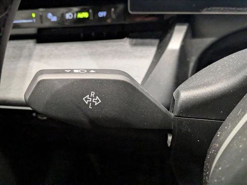 Used 2026 BMW 530i xDrive 530i xDrive w/ M Sport Package image 16