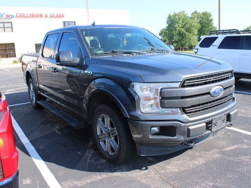 Used 2018 Ford F150 Lariat w/ Equipment Group 502A Luxury AWD/4WD image 3