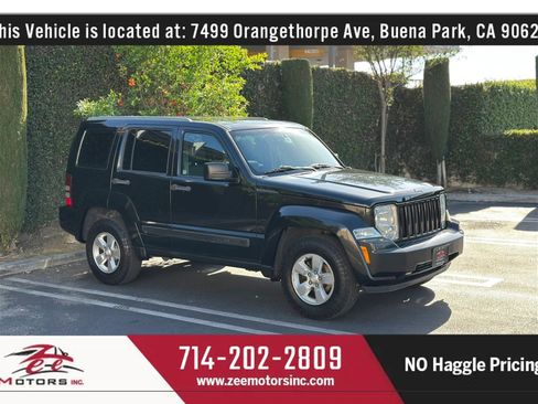 Used 2012 Jeep Liberty Sport image 2