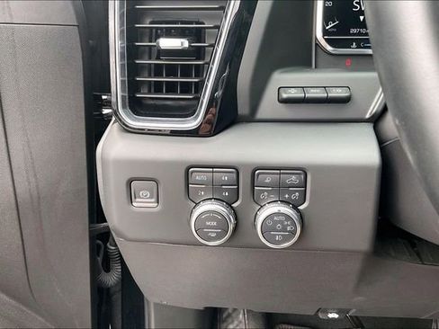 Used 2024 GMC Sierra 1500 Denali w/ Technology Package AWD/4WD image 17