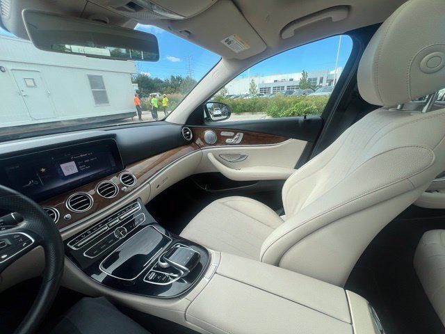 Certified 2018 Mercedes-Benz E 300 4MATIC image 18