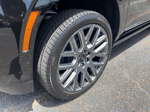 New 2026 GMC Yukon Denali Ultimate AWD/4WD image 11