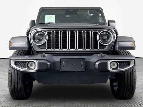 Used 2025 Jeep Wrangler Unlimited Sahara AWD/4WD image 2