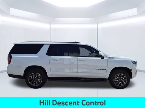 Used 2023 Chevrolet Suburban Z71 w/ Luxury Package AWD/4WD image 8